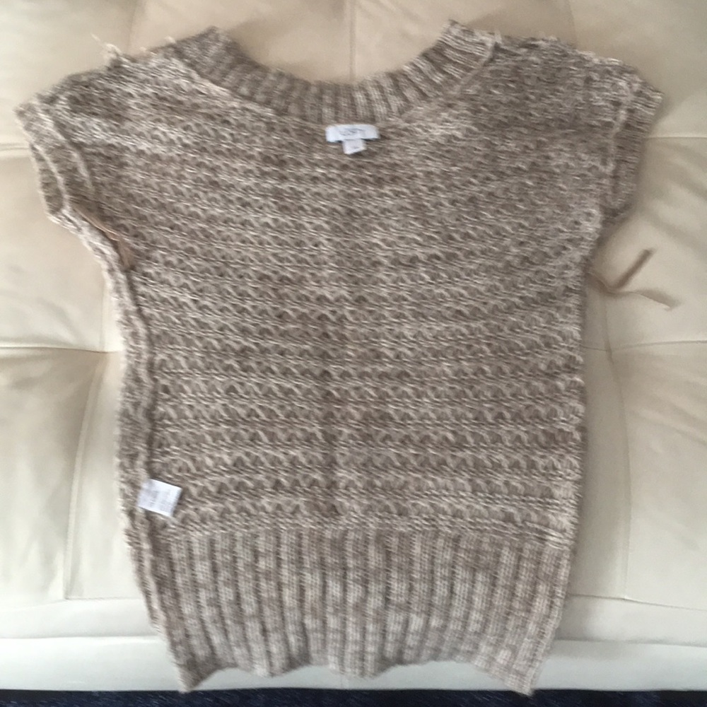 Women’s 52% alpaca 48% acrylic sleeveless sweater